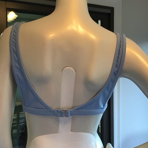 NWOT Revamped Halter Top. Size M🌹 - Picture 4 of 11